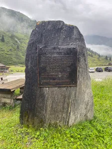 Gedenkstein Lawinenunglück Gasteiner Alpenstraße 1973
