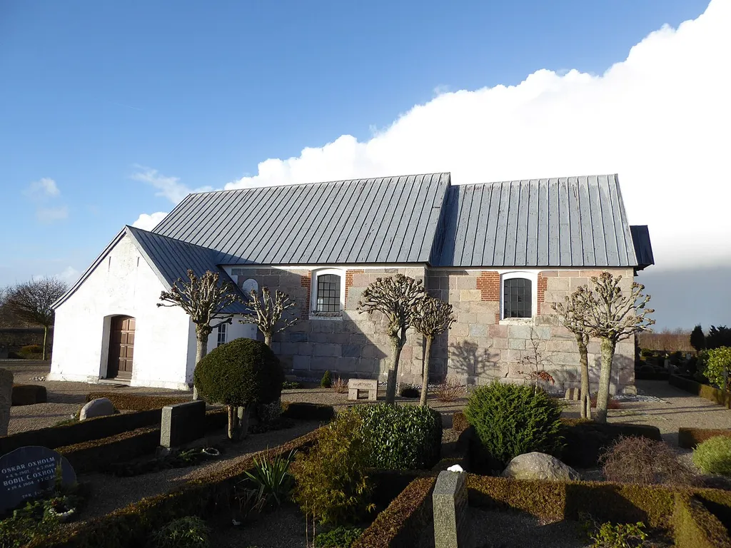 Tirslund Kirke fra syd