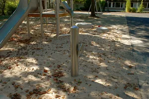 play fountain playground Steigerhubel schoolhouse