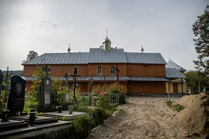 Holy Trinity church, Urizh