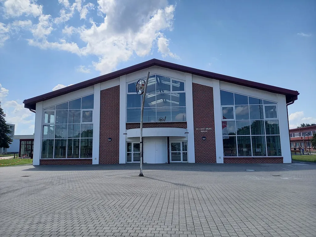 Der Eingang der Brandenburg-Halle in Frankfurt (Oder)