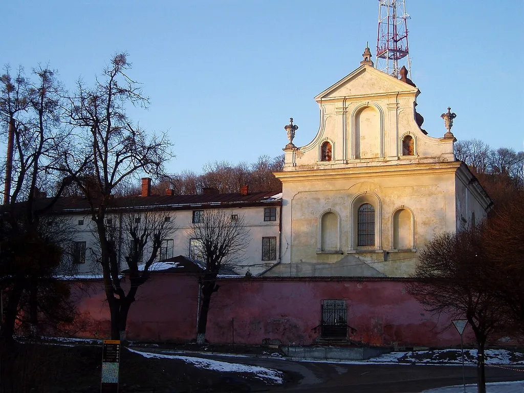 Колишній костел святого Казимира і монастир реформатів у Львові.
