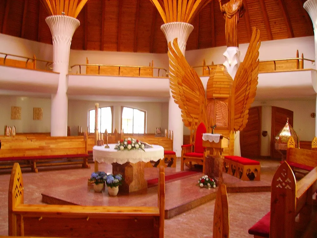 Roman Catholic Church in Csikszereda (Miercurea Ciuc) in Transylvania, designed by Makovecz Imre and Bogos Ernő. In Hungarian: Római Katolikus templom, Csíkszereda (tervezte: Makovecz Imre és Bogos Ernő, felszentelve 2003-ban)