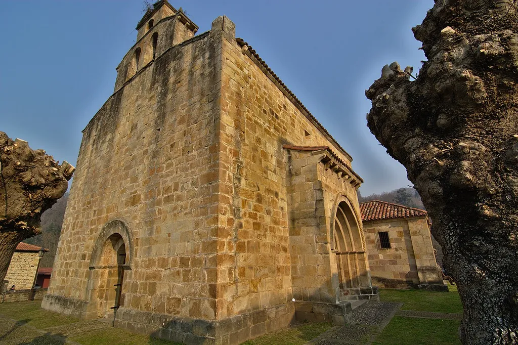 This is a photo of a monument listed in the Spanish heritage register of Bienes de Interés Cultural under the reference RI-51-0003847.
