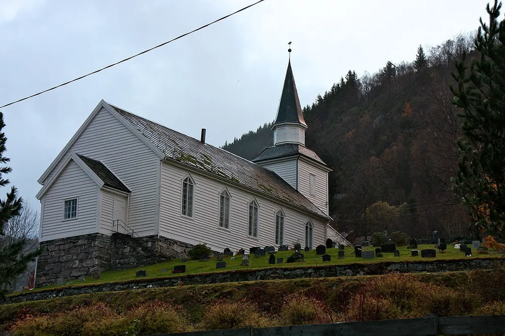 en:Gulen municipality, en:Norway.