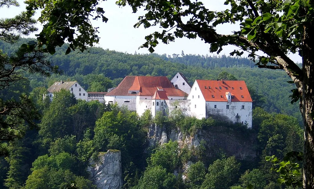 Wildenstein Castle as seen from the Bandfelsen. Here you can also see how the castle rock was hewn for straightening, flush with the buildings to keep the castle safe from storms.