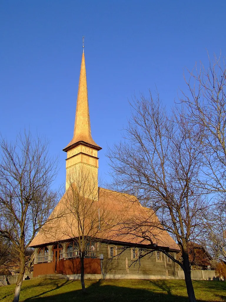 Biserica de lemn din Răstoci, judeţul Sălaj. Autor: Bogdan Ilieş Data: noiembrie 2006 ro:Categorie:Biserici de lemn din Sălaj (imagini)