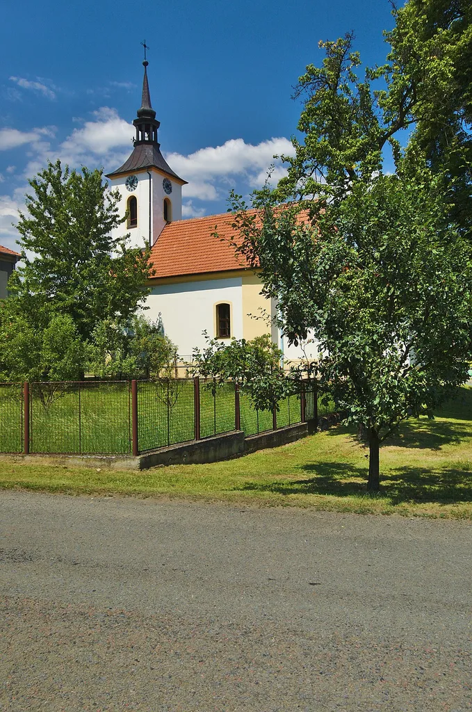 Kostel svatého Floriána - boční pohled, Vícov, okres Prostějov