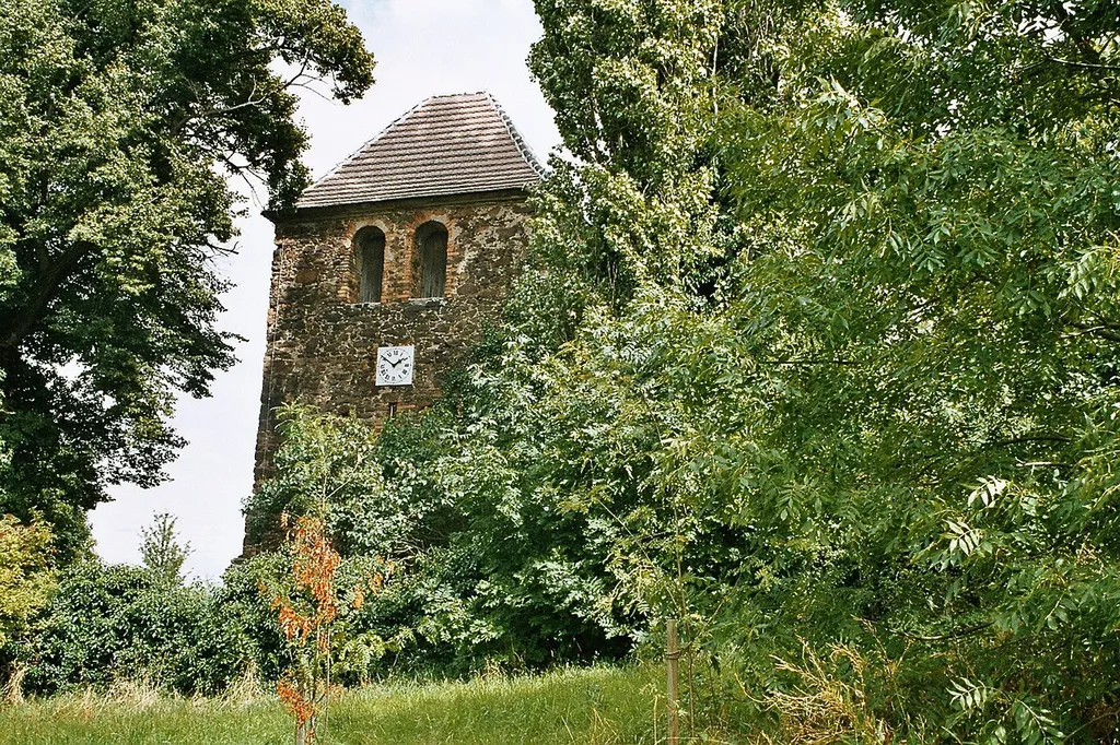 Drobitz (Petersberg), the village church