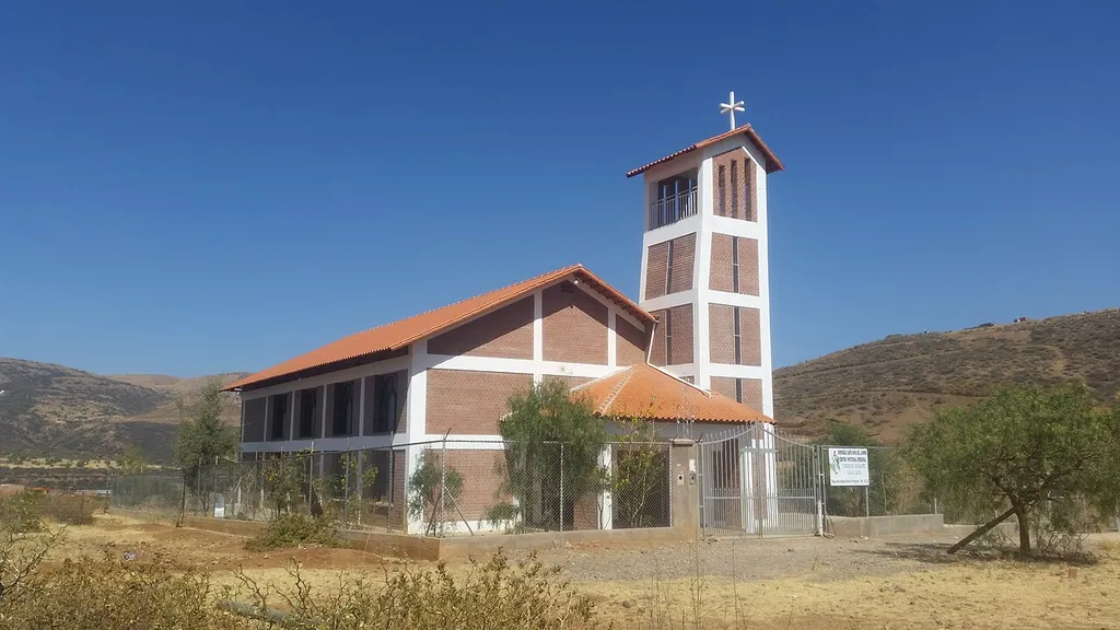 This medium shows the protected monument with the number C/00-404 in Bolivia.