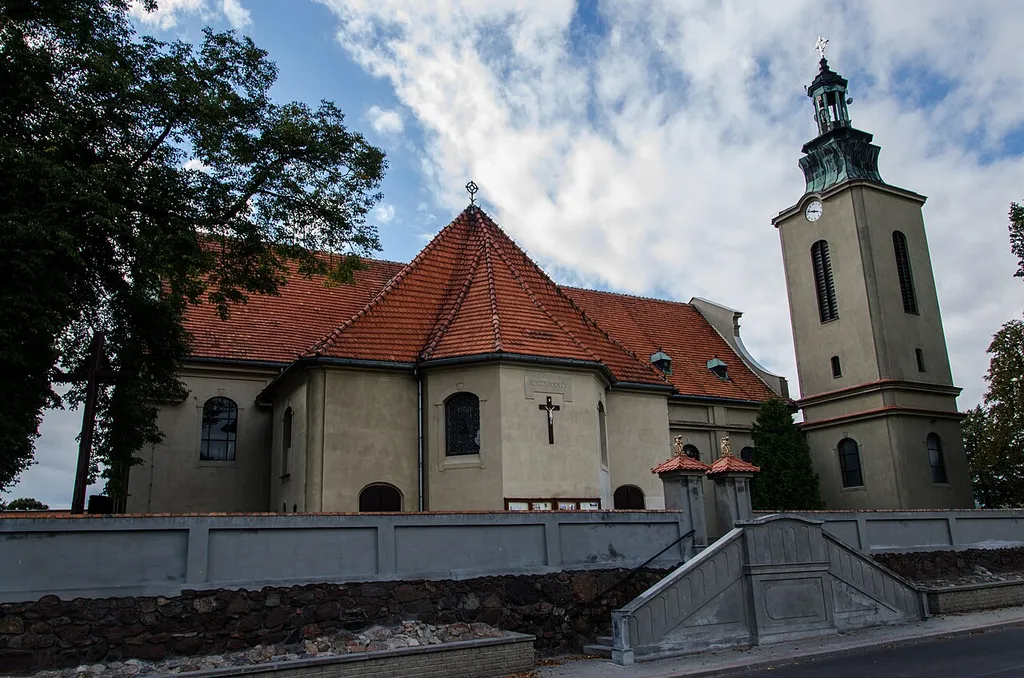 Modrze, ul. Kościuszki 6 - kościół parafialny pw. św. Idziego z (1784), 1936 r., cmentarz kościelny, murowane ogrodzenie z bramami (zabytek nr 750/Wlkp/A)