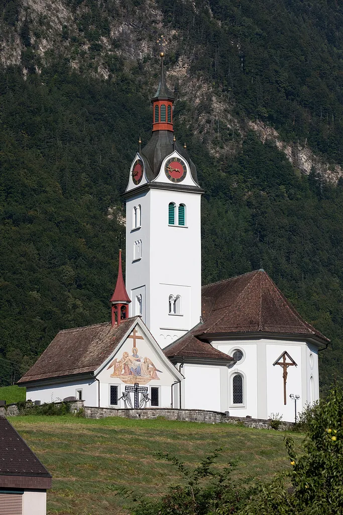 Katholische Kirche St. Andreas in Attinghausen (UR)