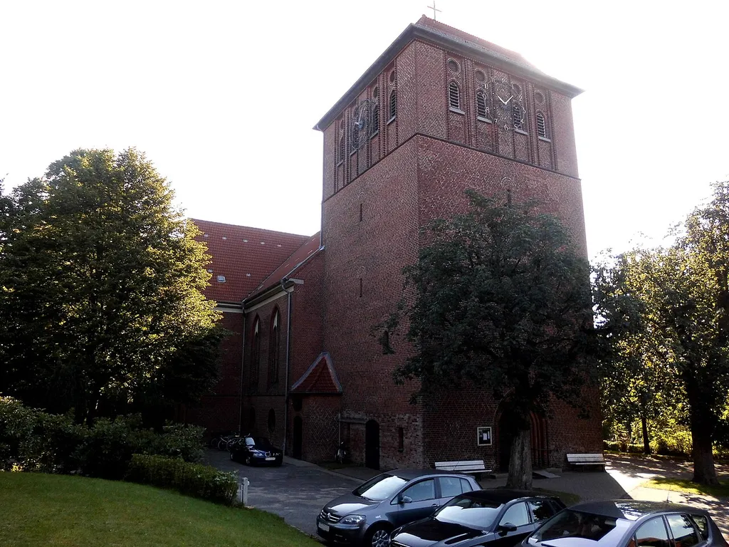 Die Dankeskirche im Kieler Stadtteil Holtenau.