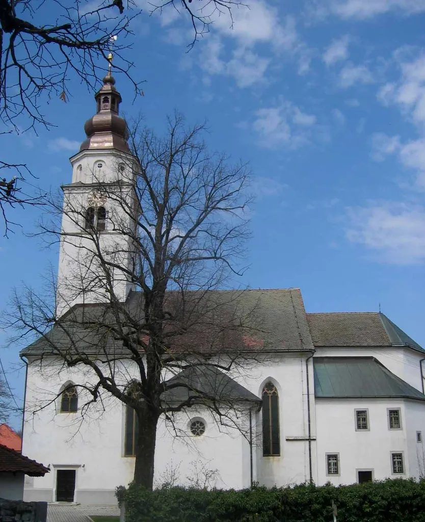 Cerknica, town in Slovenia -main church photo:Ziga 19:34, 7 April 2007 (UTC)