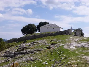 Saint Elijah Church, Kastro