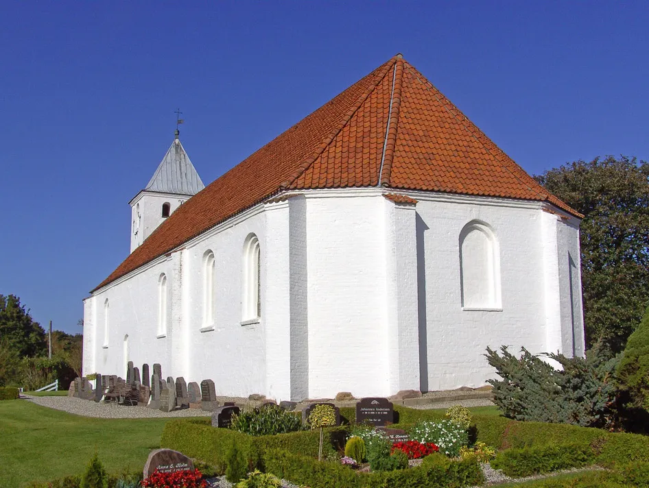 Fuglslev Kirke fra sydøst