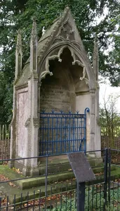 Lovelace Memorial Approximately 30 Metres South Of Church Of All Saints