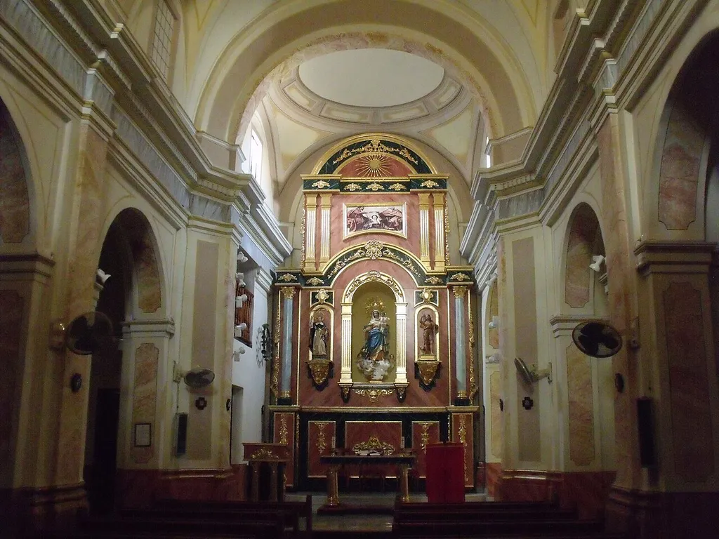 Interior de la Iglesia de Nuestra Señora del Rosario de Alfahuir