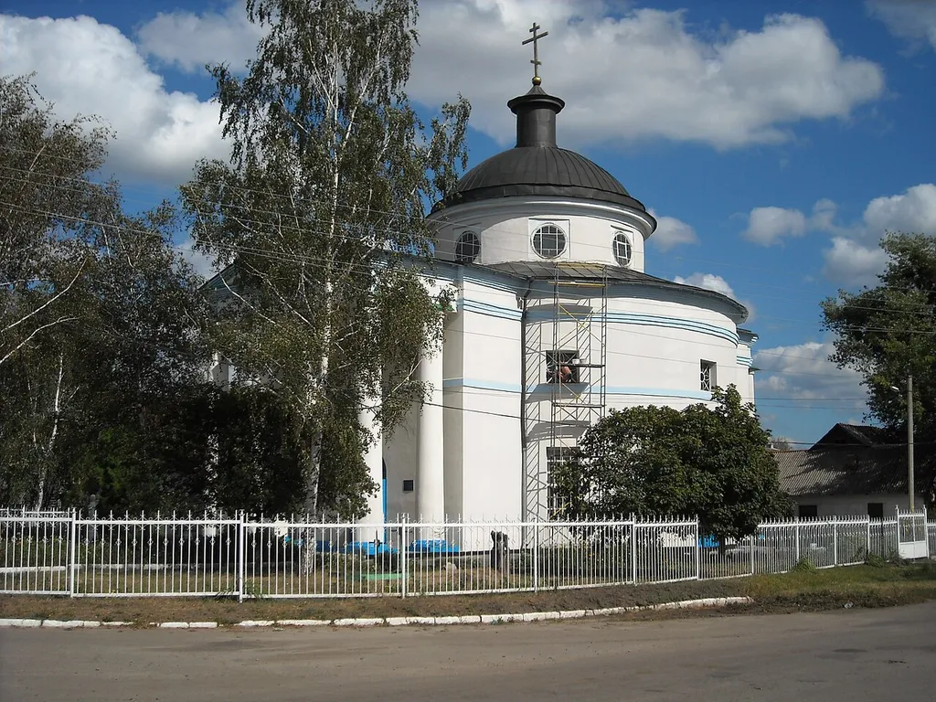 Україна. Харківська область. Нововодолазький район. Село Рокитне. Архангело-Михайлівський храм.