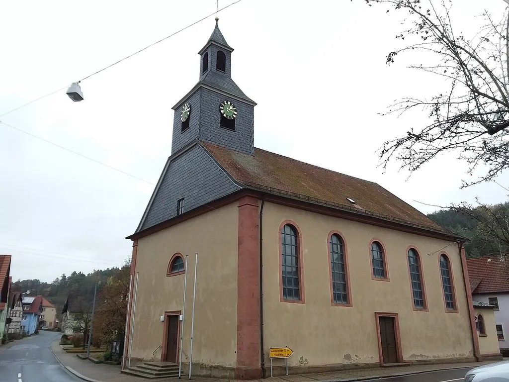 Die Allerheiligenkirche in Kupprichhausen.