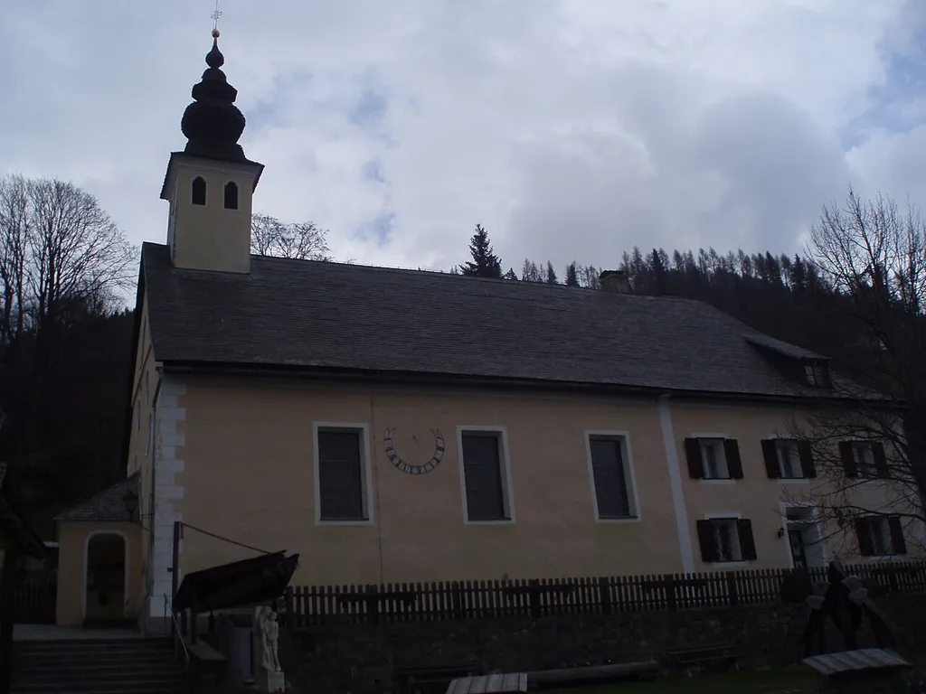 Kath. Pfarrkirche hl. Ulrich mit Pfarrhof und Friedhof