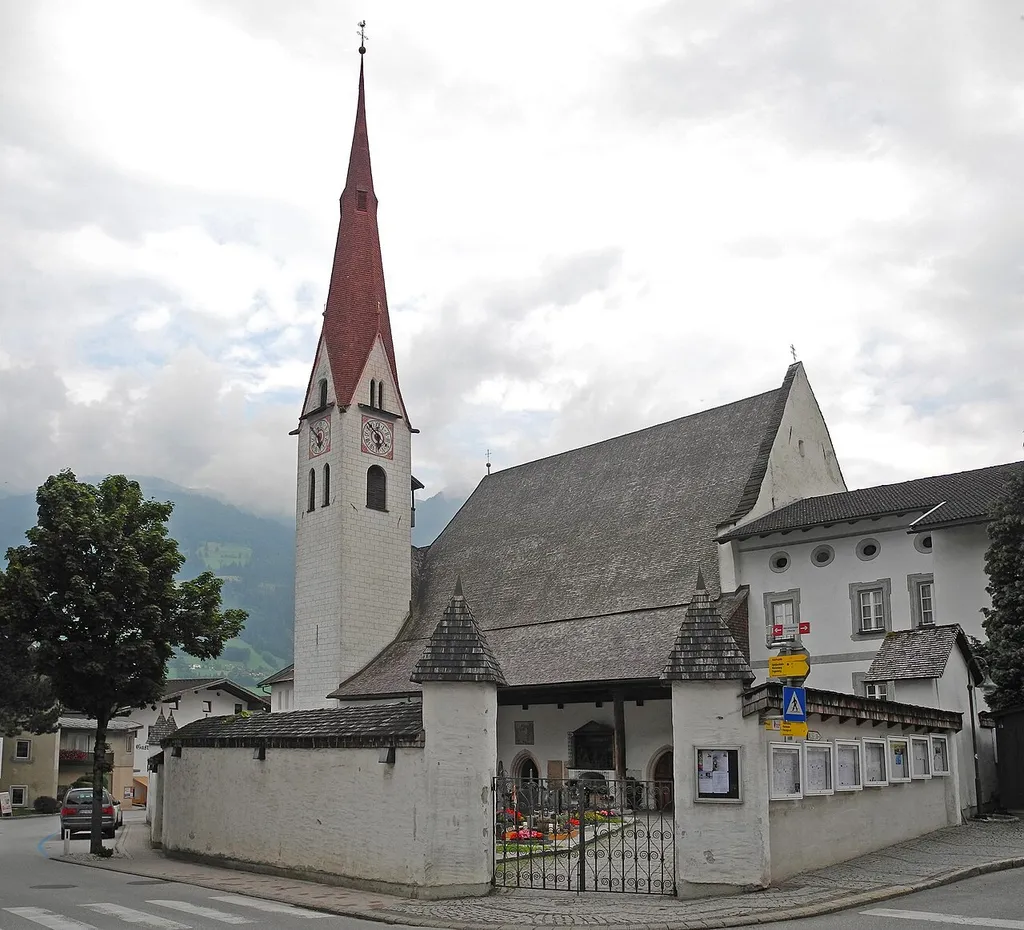 Kath. Pfarrkirche Mariä Himmelfahrt in Fügen (Zillertal)