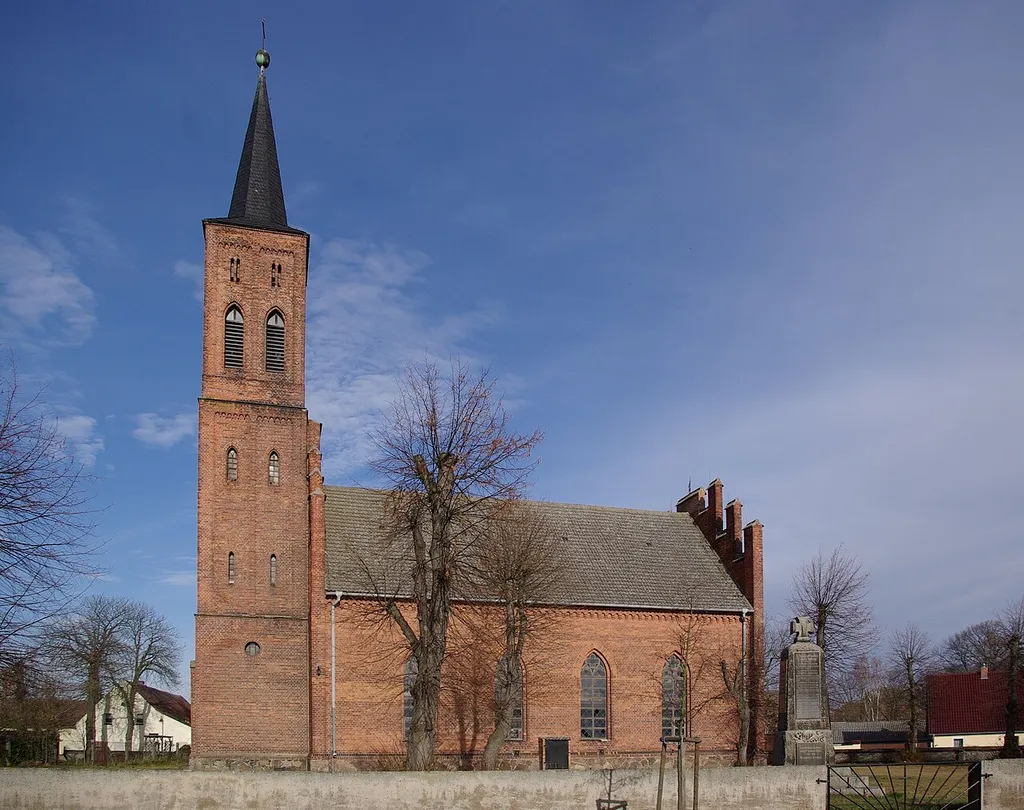 Niederer Fläming Ortsteil Meinsdorf. Die Kirche wurde 1853/1854 erbaut und steht unter Denkmalschutz.
