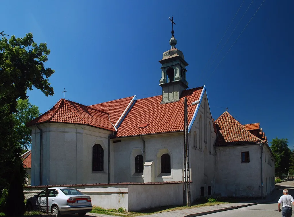 Dzierzgoń, ul. Krzywa 5 - dawny kościół klasztorny reformatów, obecnie filialna cerkiew greckokatolicka, p.w. św. Ducha, 1717