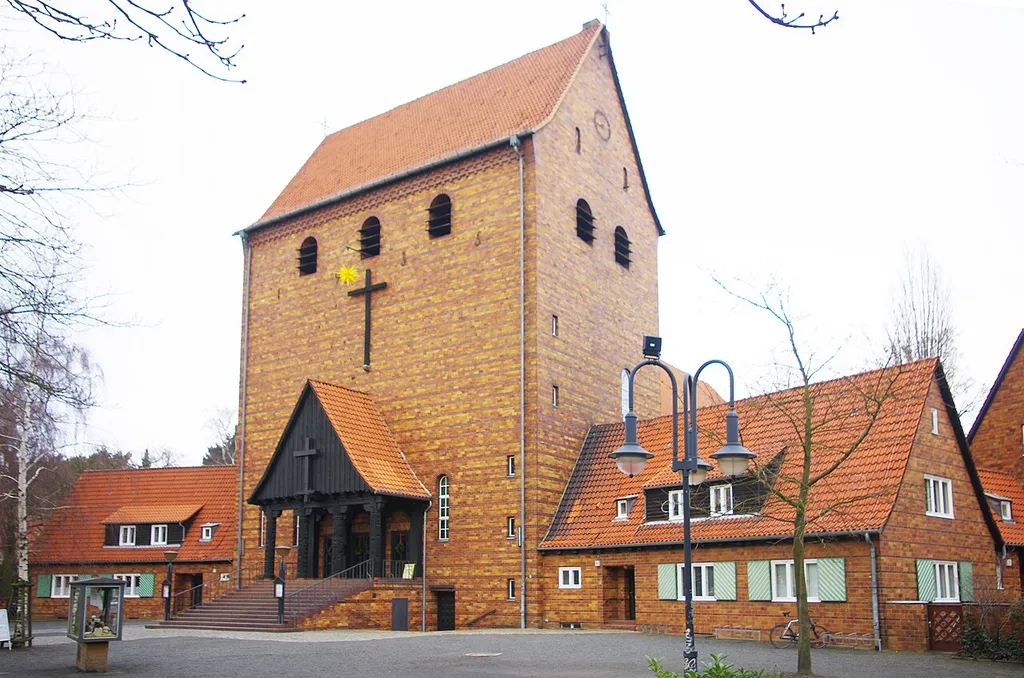 Johannis-Kirche mit Nebengebäuden