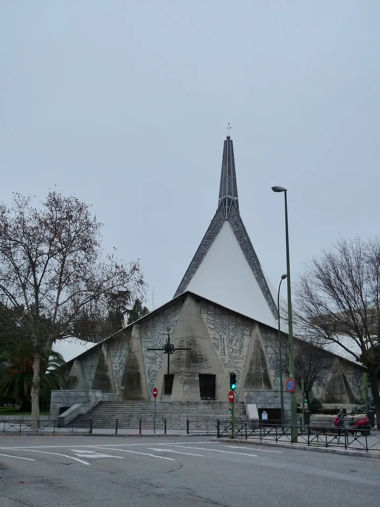Iglesia de Nuestra Señora de Guadalupe, Calle Puerto Rico, nº 1, 28016, Madrid.
