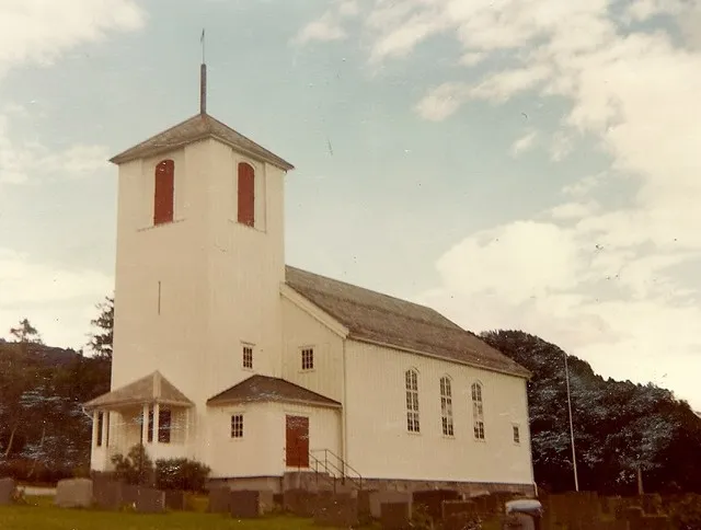 Norsk: Kjølsdalen kyrkje en: Kjølsdalen church in Kjølsdalen, Eid, Sogn og Fjordane, Norway