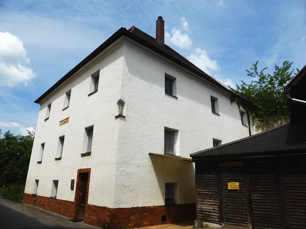 Ensdorf (Schwandorfer Str. 4), ehem. Eissenamtshaus des Klosters heute Musikhaus