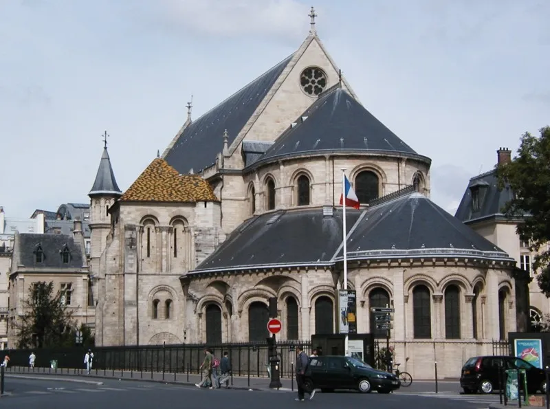 Die ehemalige Abteikirche St. Martin des Champs, heute Musée des Arts et Métiers, in Paris.