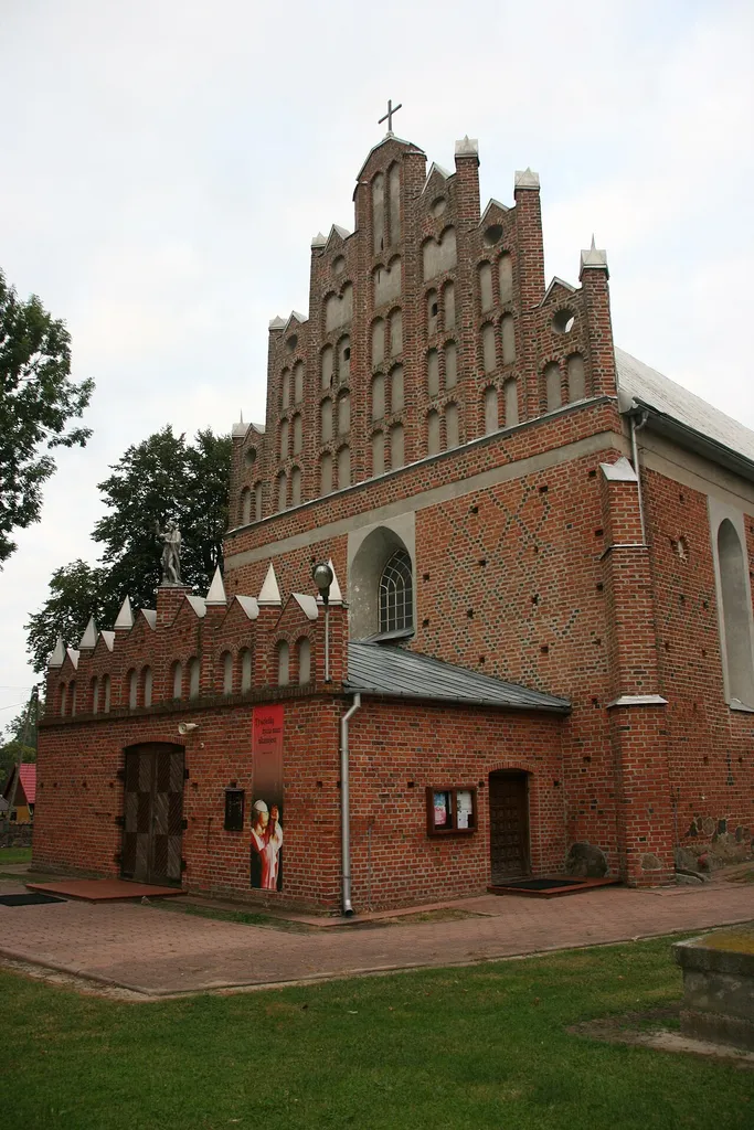 Kościół par. p.w. Jana Chrzciciela, XV/XVI, XIX w. - widok od frontu. Gołymin-Ośrodek, Gmina Gołymin-Ośrodek