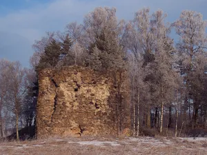 Rozbeķi Castle ruins