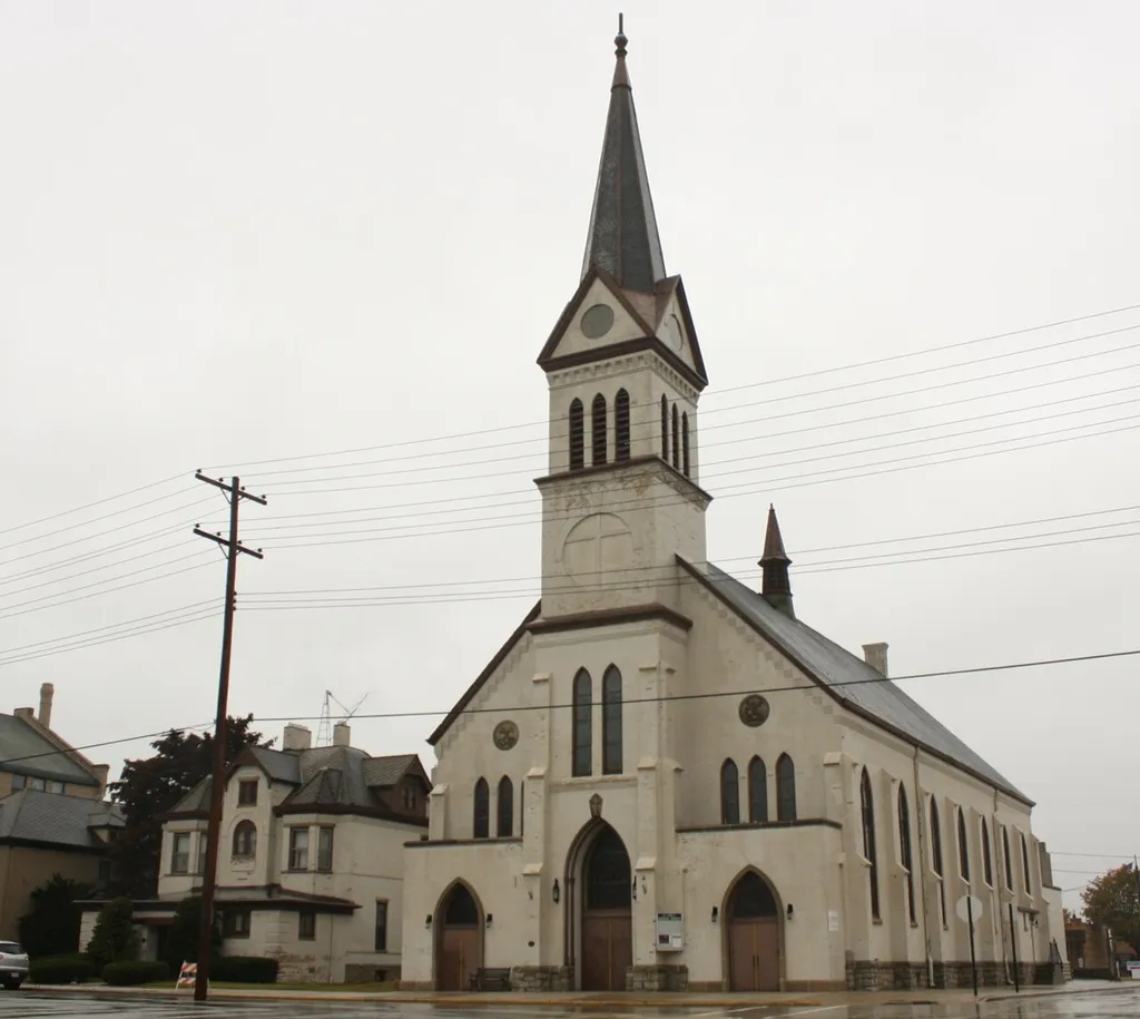 The Saint Luke's Church Complex in w:Two Rivers, Wisconsin. This is an image of a place or building that is listed on the National Register of Historic Places in the United States of America. Its reference number is 01000107 (Wikidata).