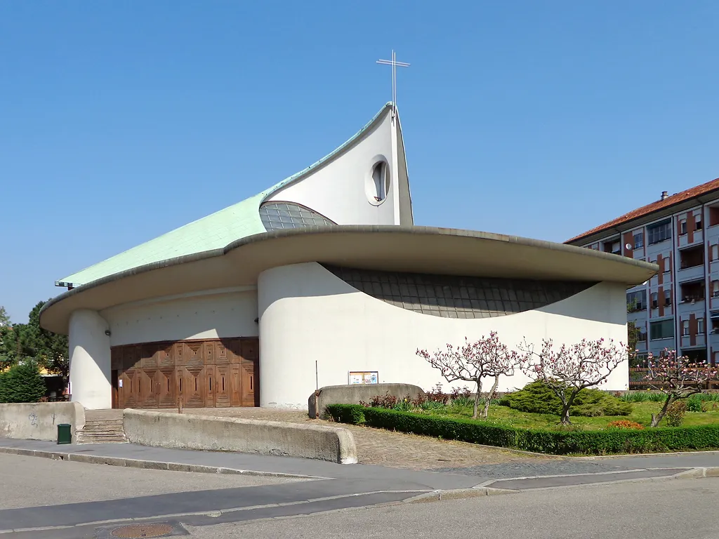 Milano, chiesa della Resurrezione di Nostro Signore Gesù Cristo, nel quartiere Vialba II.