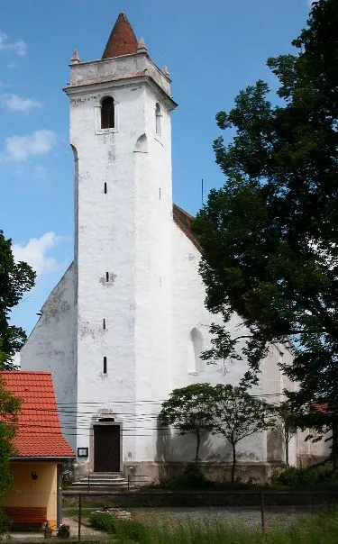 Kostel Nanebevzetí Panny Marie v obci Stálky, okres Znojmo.