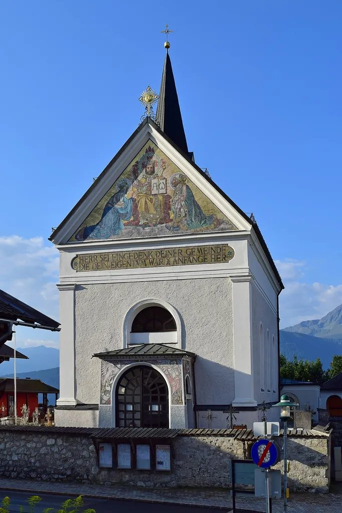 Die Pfarrkirche St. Nikolaus in Reith bei Seefeld wurde 1895 errichtet. Nach Kriegsschäden wurde sie 1950 wiederhergestellt und 1989/90 in den Stand von 1911–1921 versetzt. This media shows the protected monument with ObjektID 64683 in Austria. (Commons, de, Wikidata)