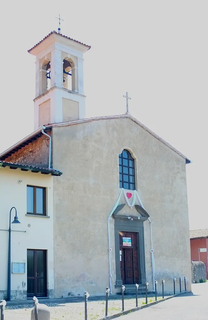 Facciata della Chiesa di San Bernardo (Provaglio d'Iseo, BS).