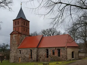 Village church Rogäsen