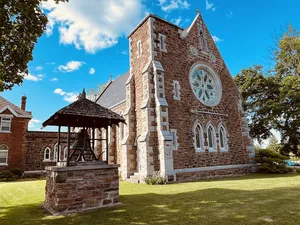 Holy Name of Jesus Roman Catholic Church