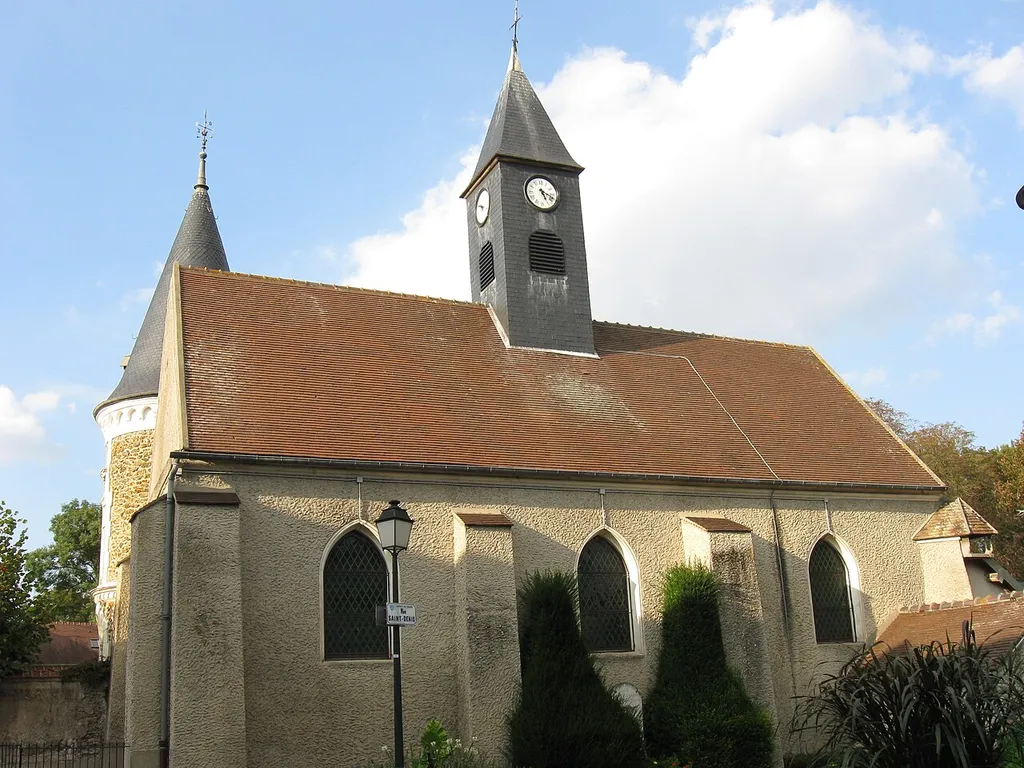 Église Saint-Denis de Gressy. (Seine-et-Marne, région Île-de-France).
