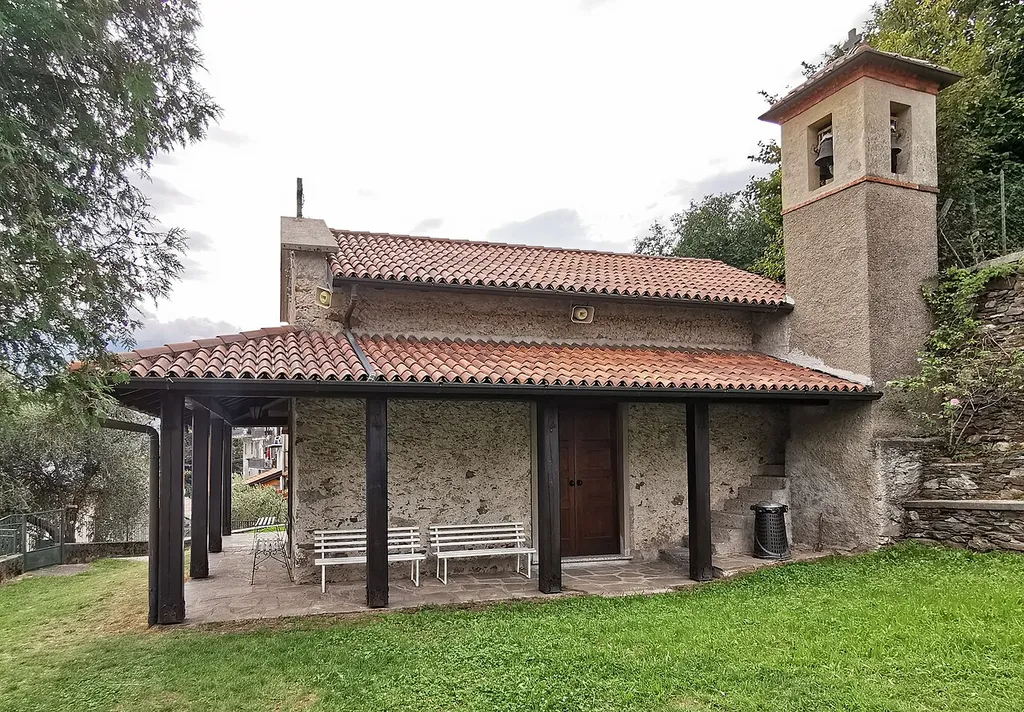 Chiesa della Madonna delle Grazie, in località Pozzolo a Domaso.