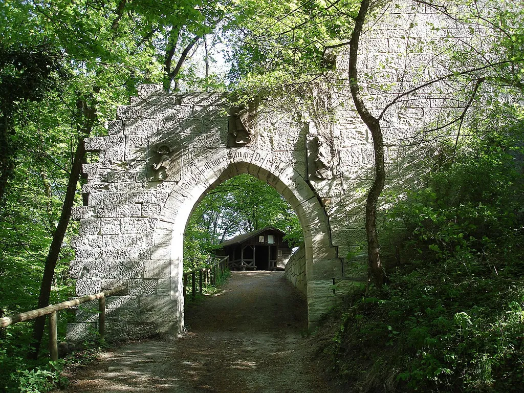Minnesängertor der Weilerburg bei Rottenburg am Neckar