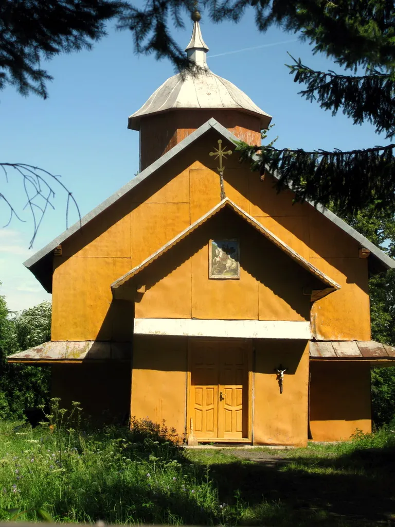Церква святого Юрія, Кропильники, у східній частині села