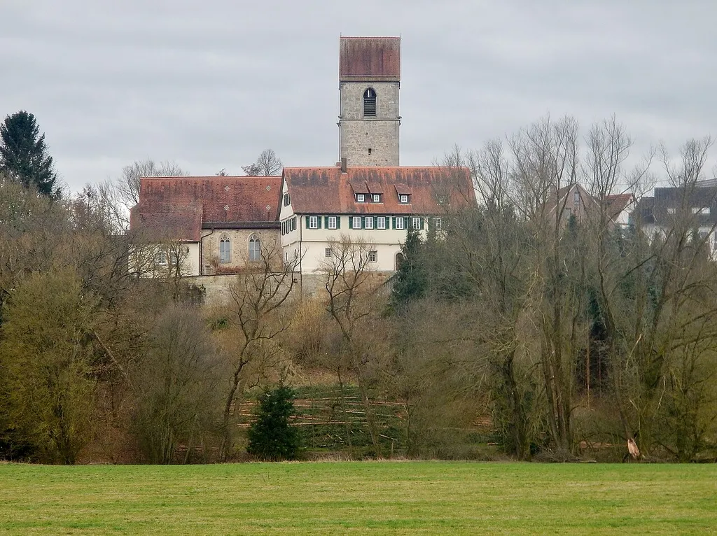 Beim 366 km langen Neckartalradweg: Blick auf die Clemenskirche in Reutlingen-Oferdingen