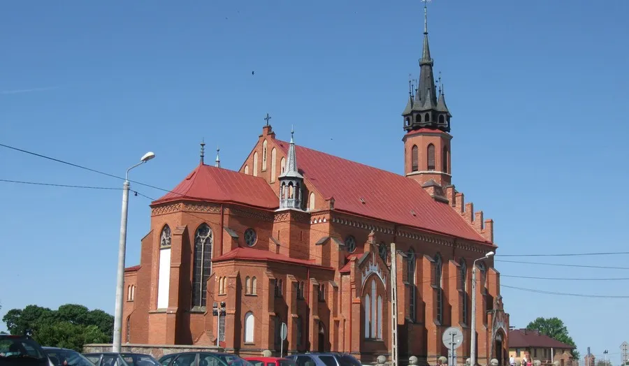 Poświętne, kościół parafialny p.w. Przemienienia Pańskiego (zabytek nr rejestr. A-226)