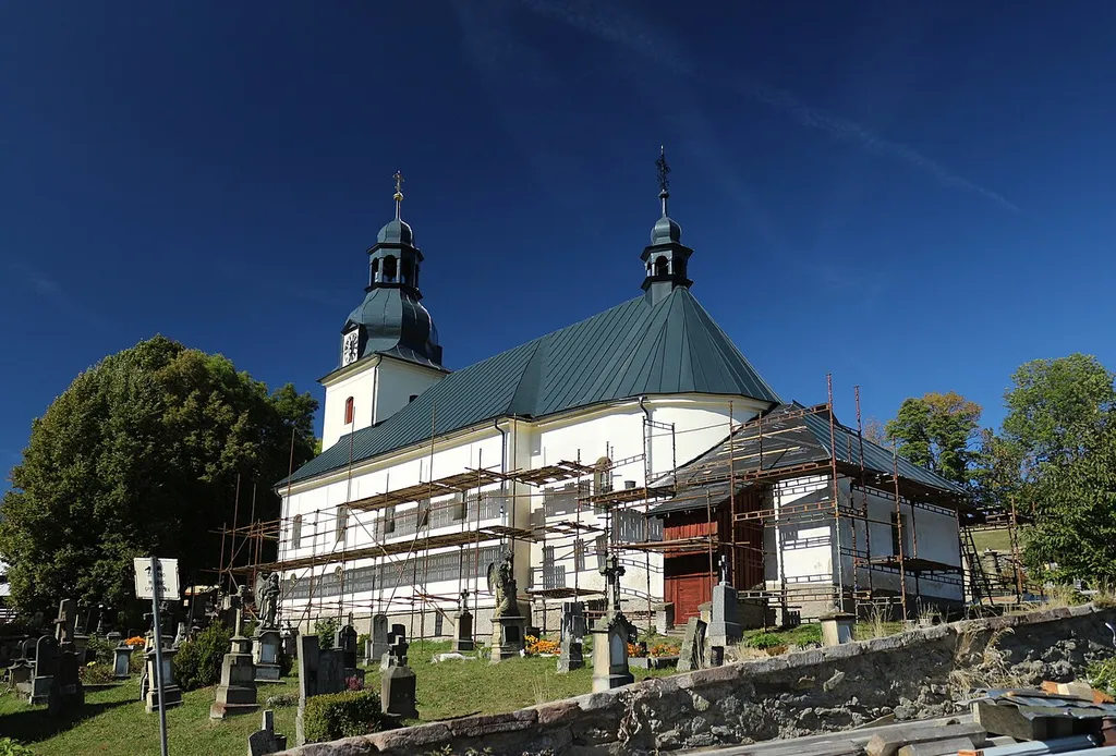 Kostel svatých Petra a Pavla ve Vítkovicích v Krkonoších