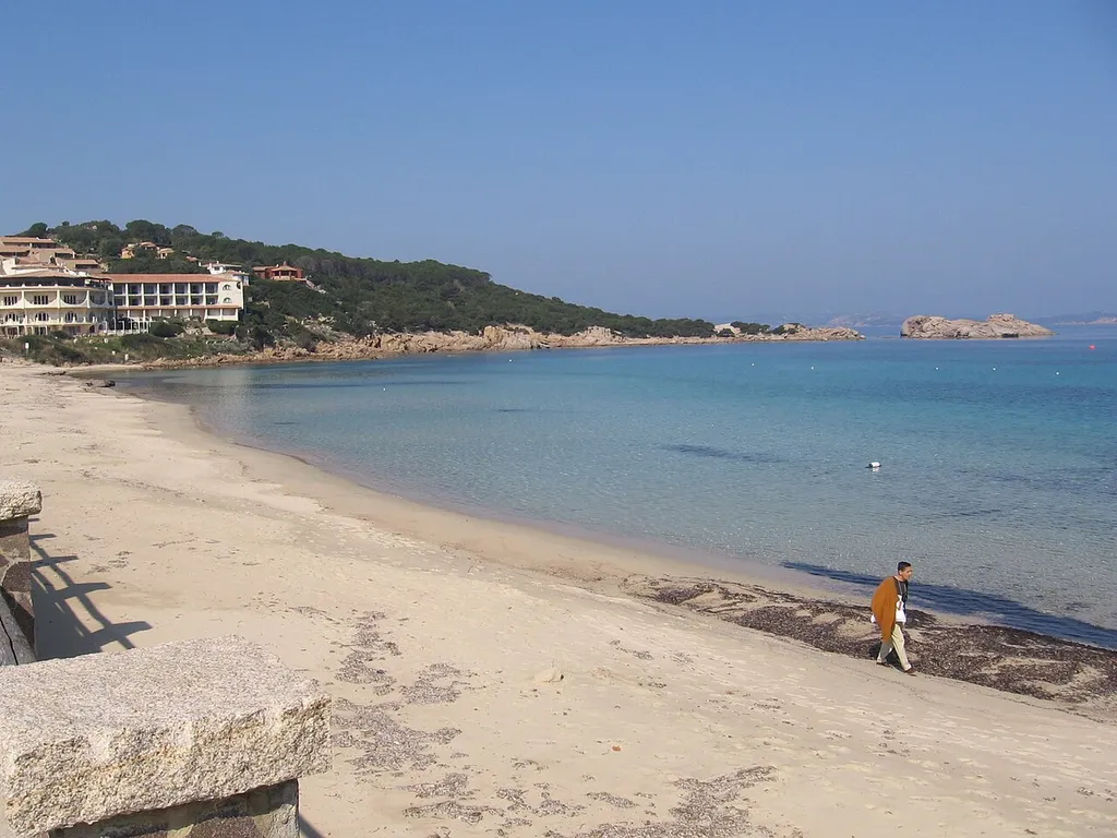 Strand von Baia Sardinia
